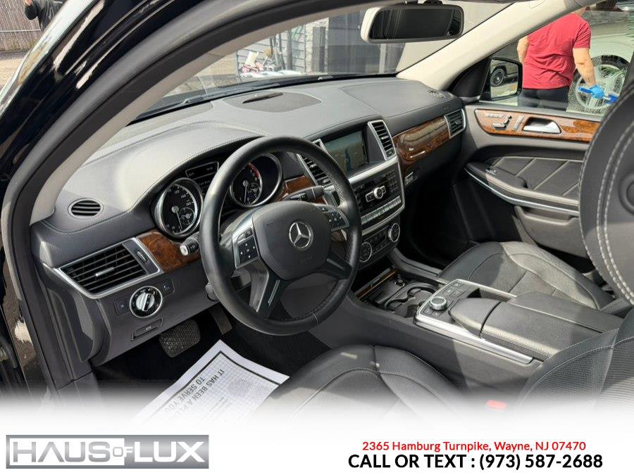 Used 2014 Mercedes-Benz GL 550 4MATIC w/ Driver Assistance Package image 17