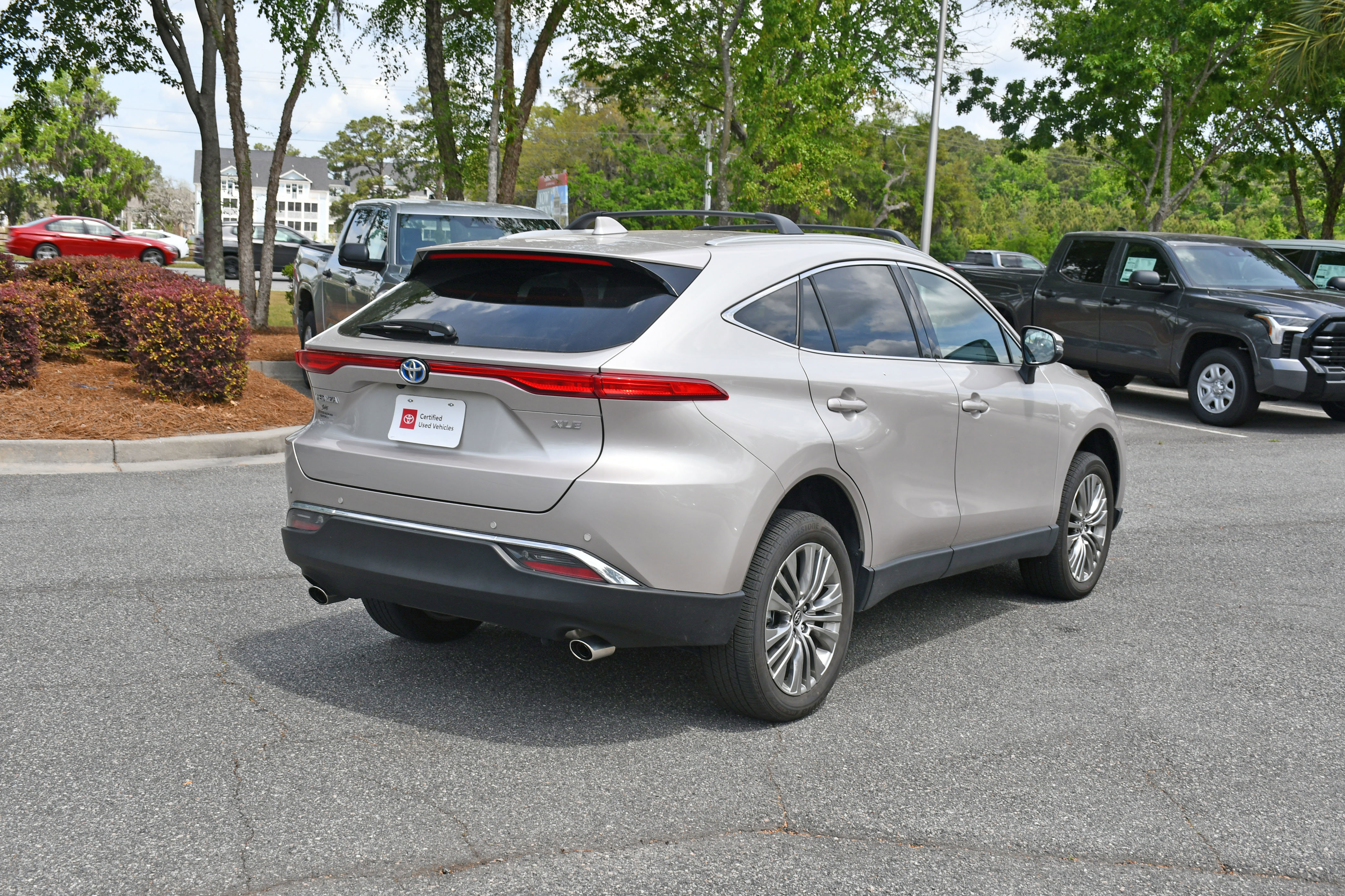 Certified 2023 Toyota Venza XLE AWD/4WD image 4