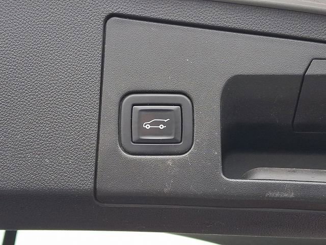 Used 2021 Cadillac XT4 Luxury w/ Trailering Package AWD/4WD image 29