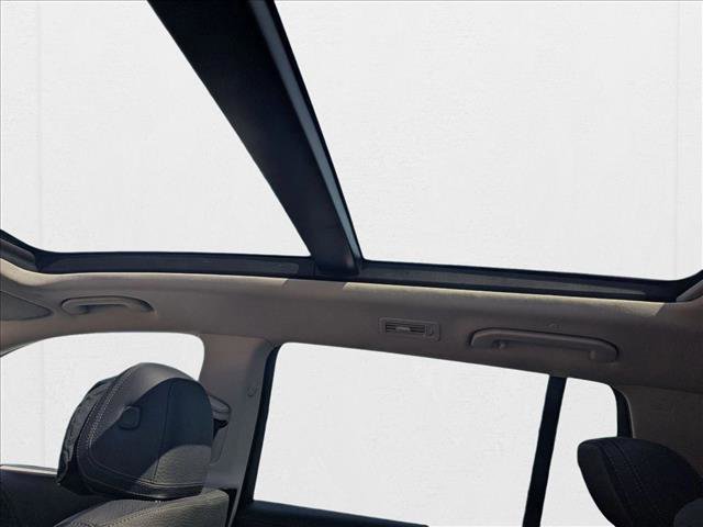 New 2026 Mercedes-Benz GLS 450 4MATIC image 17