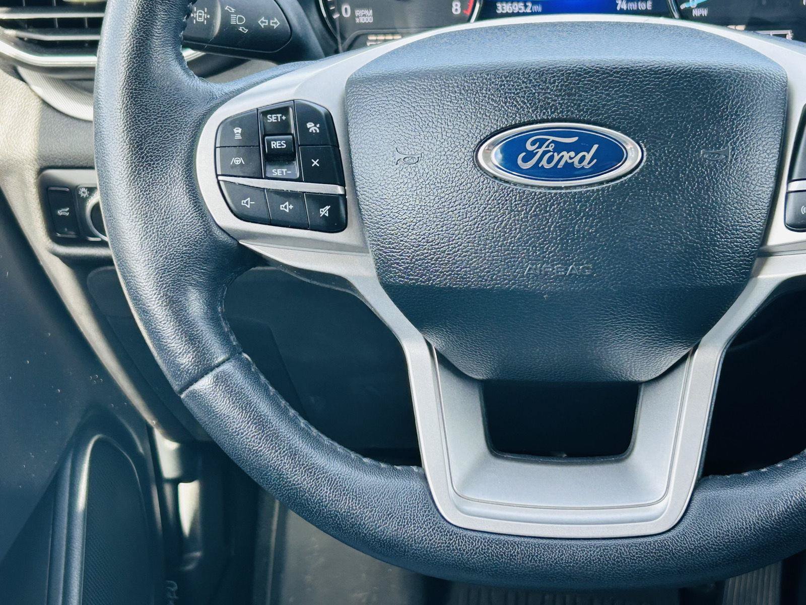 Used 2023 Ford Explorer XLT w/ Equipment Group 202A AWD/4WD image 19