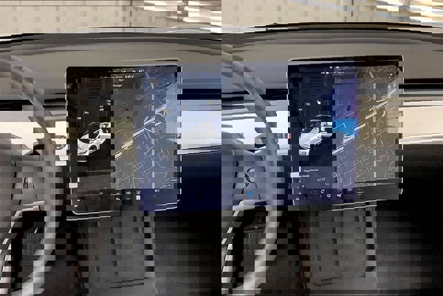 Used 2021 Tesla Model 3 Standard Range Plus RWD image 6