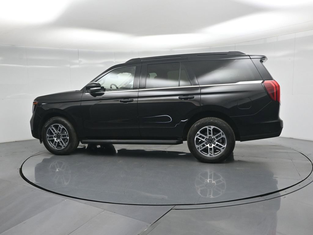 Certified 2025 Ford Expedition Active image 7