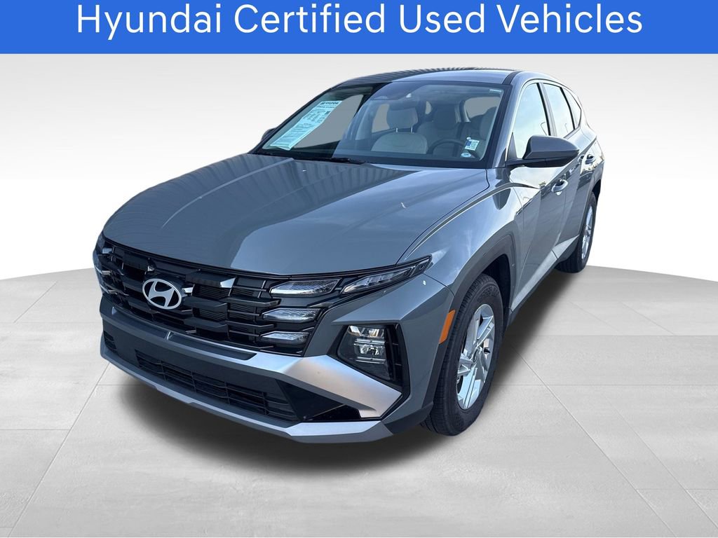 Certified 2025 Hyundai Tucson SE FWD image 1