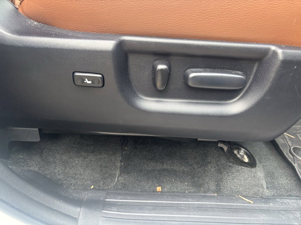 Used 2017 Toyota Sequoia Platinum image 30