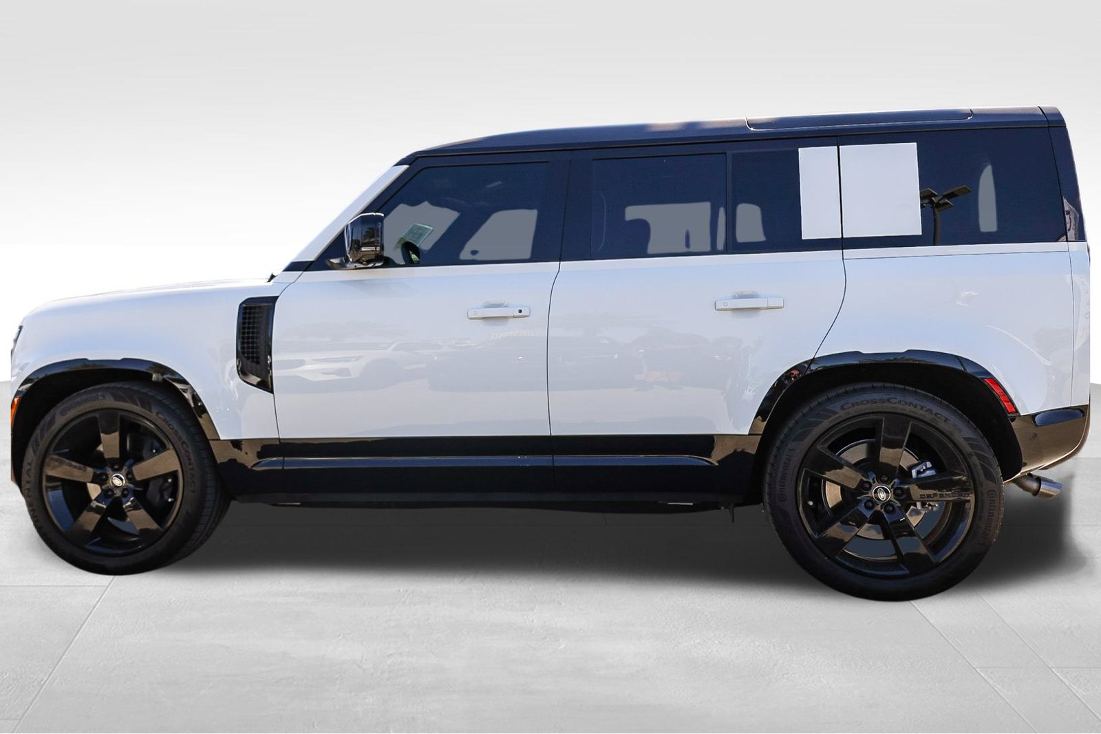 Certified 2025 Land Rover Defender 110 X-Dynamic SE AWD/4WD image 8