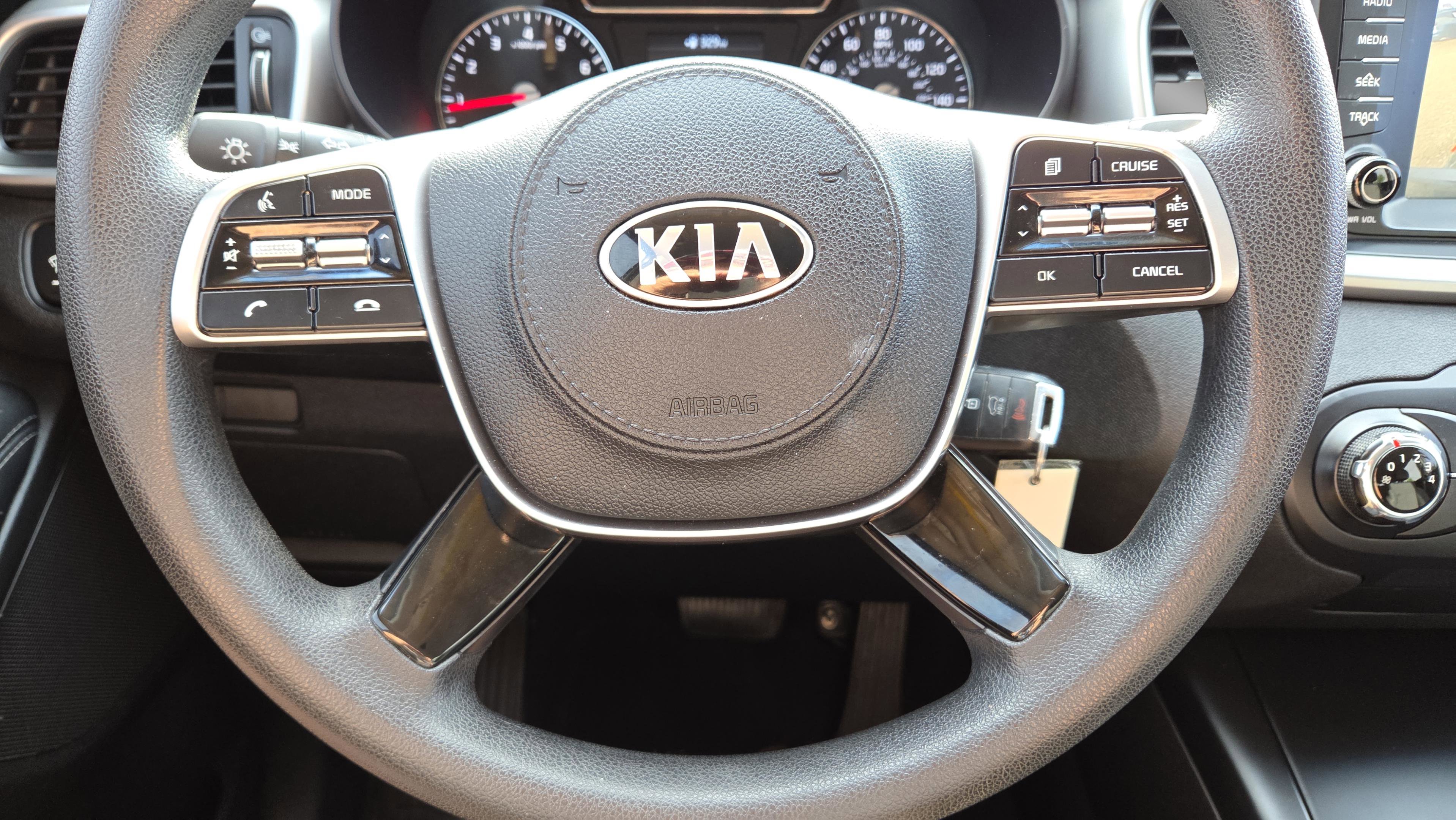 Used 2020 Kia Sorento LX image 25