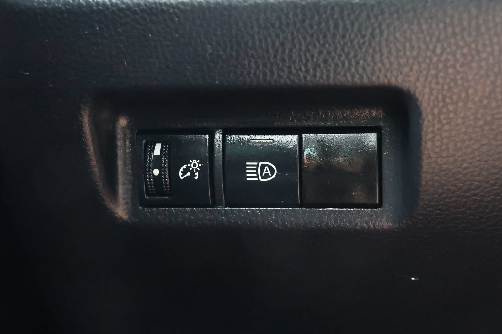 Used 2024 Toyota RAV4 XLE FWD image 24