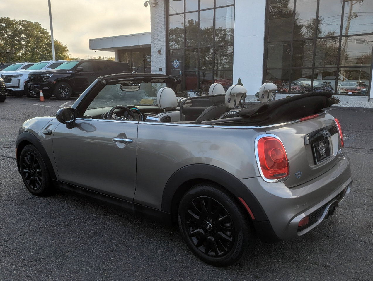 Used 2017 MINI Cooper S image 14