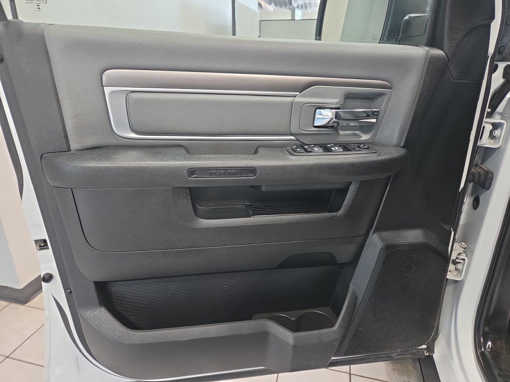 Used 2023 RAM 1500 Classic SLT w/ Electronics Group AWD/4WD image 30