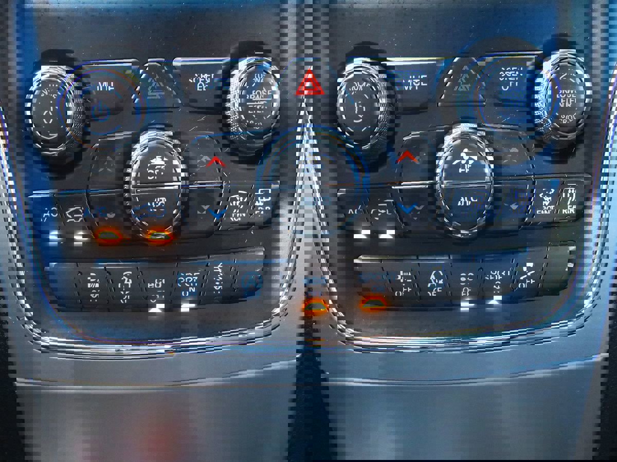 Used 2018 Jeep Grand Cherokee Laredo image 27