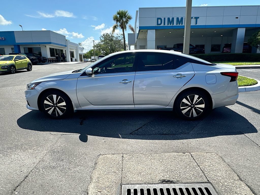 Used 2021 Nissan Altima 2.5 SV w/ SV Premium Package FWD image 8