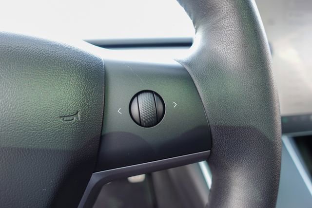 Used 2019 Tesla Model 3 Performance image 14