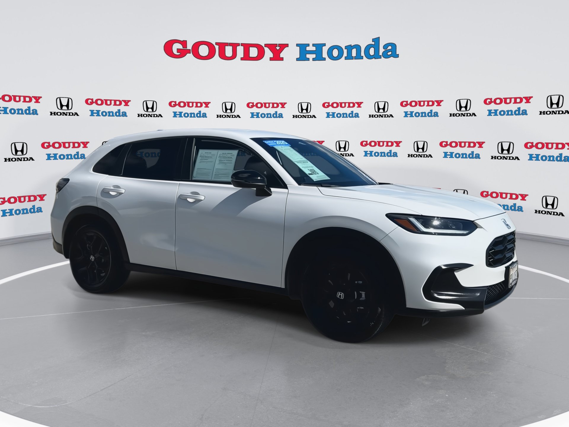 Certified 2025 Honda HR-V Sport image 2