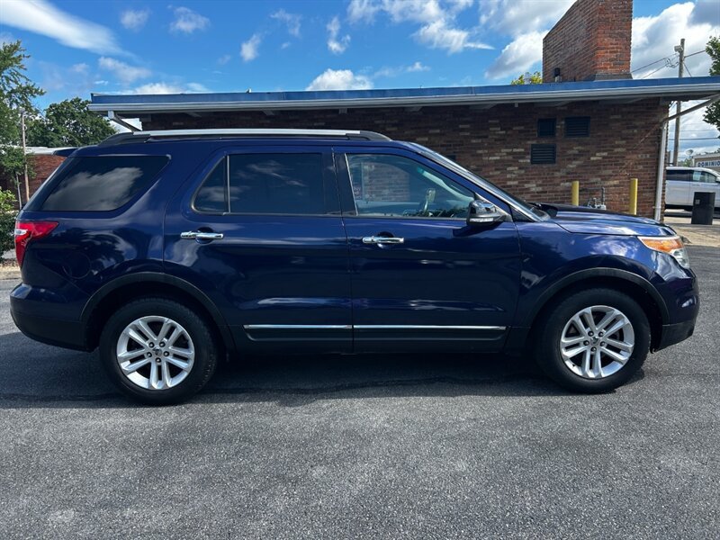 Used 2011 Ford Explorer XLT w/ 202A Rapid Spec Order Code AWD/4WD image 2