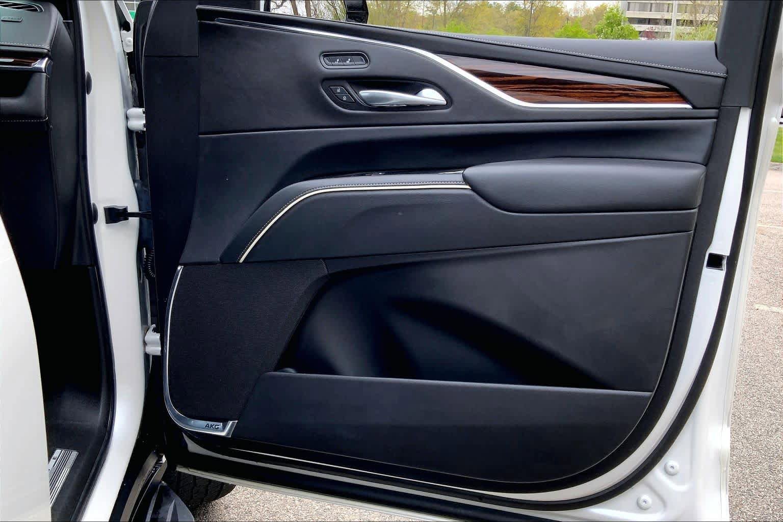 Used 2023 Cadillac Escalade Luxury AWD/4WD image 22