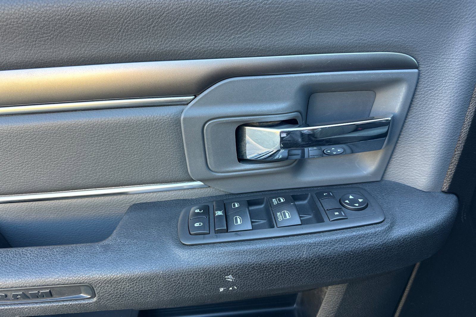 Used 2024 RAM 1500 Classic SLT image 11