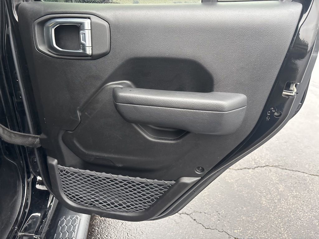 Used 2023 Jeep Wrangler Unlimited w/ Cold Weather Group image 17