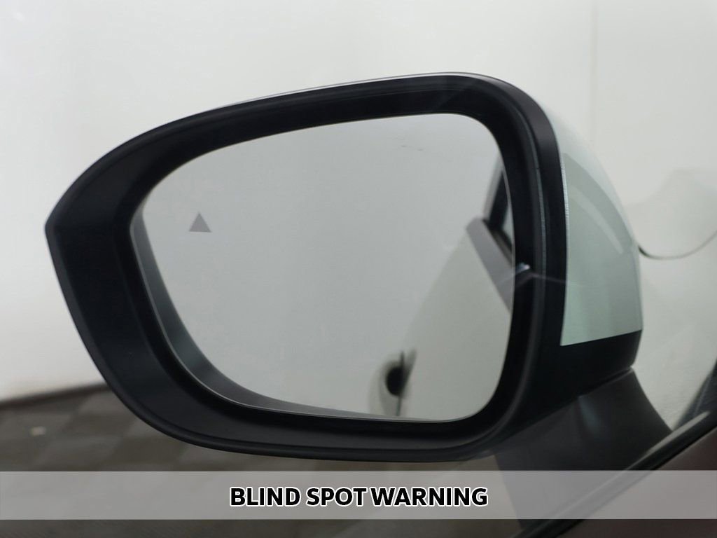 Used 2023 Nissan Rogue SL w/ SL Premium Package image 7