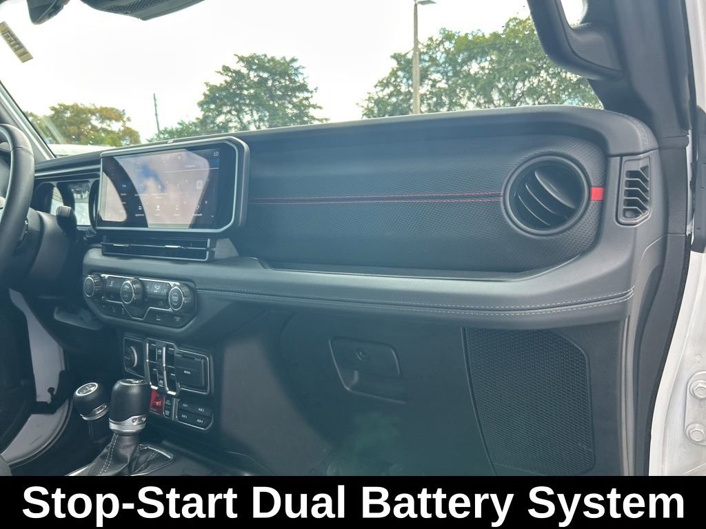 Used 2024 Jeep Wrangler Unlimited Rubicon image 25