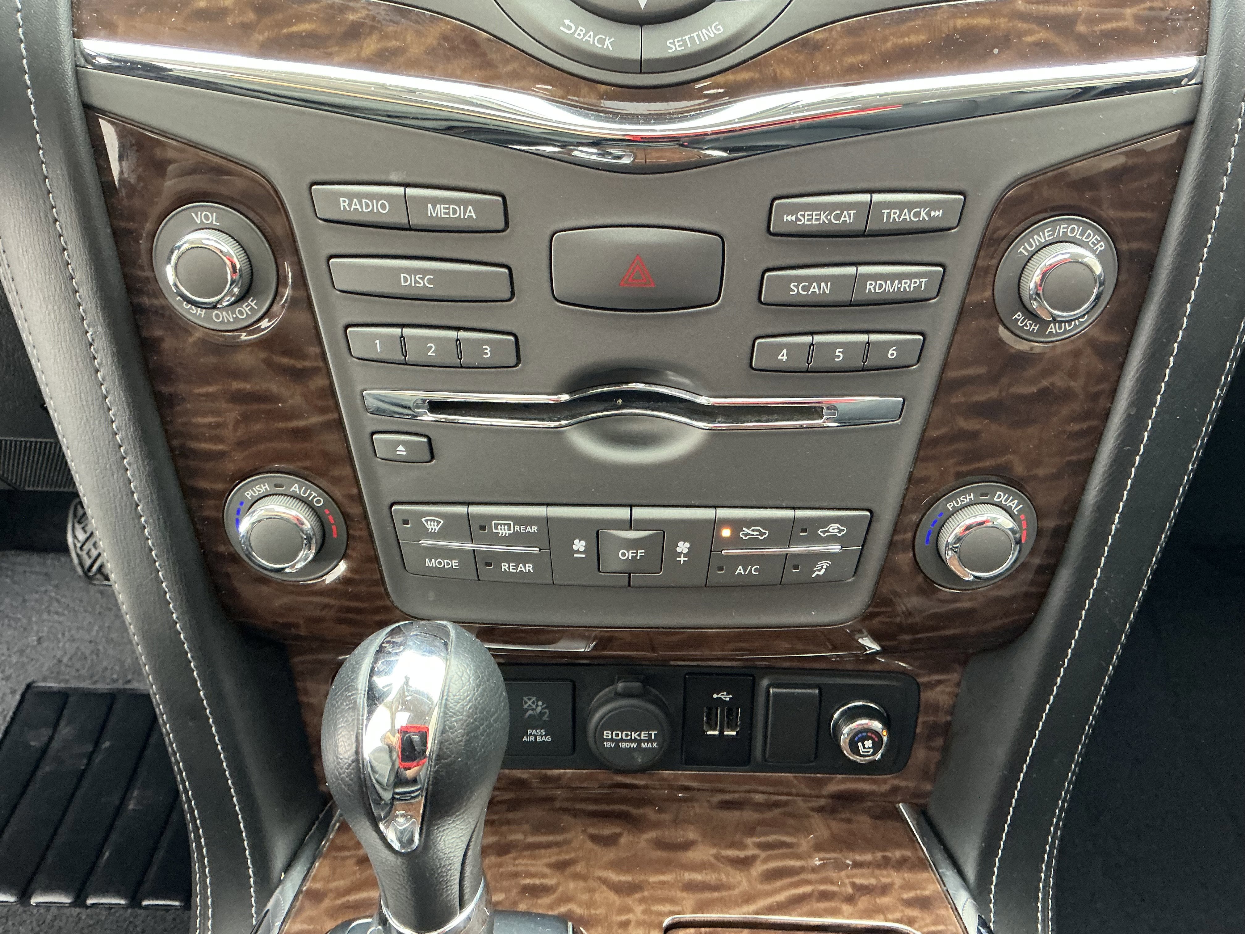 Used 2019 Nissan Armada Platinum w/ Interior Lighting Package image 11