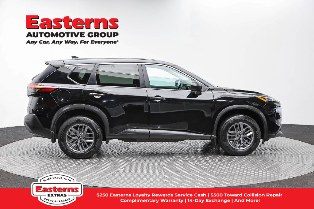 Used 2023 Nissan Rogue S AWD/4WD image 5