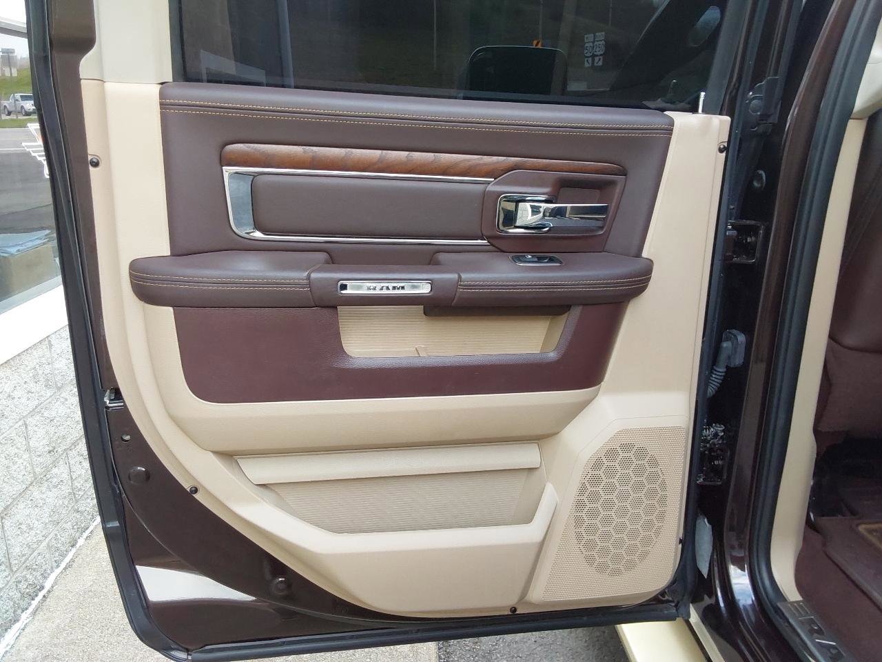 Used 2016 RAM 3500 Laramie Longhorn image 40