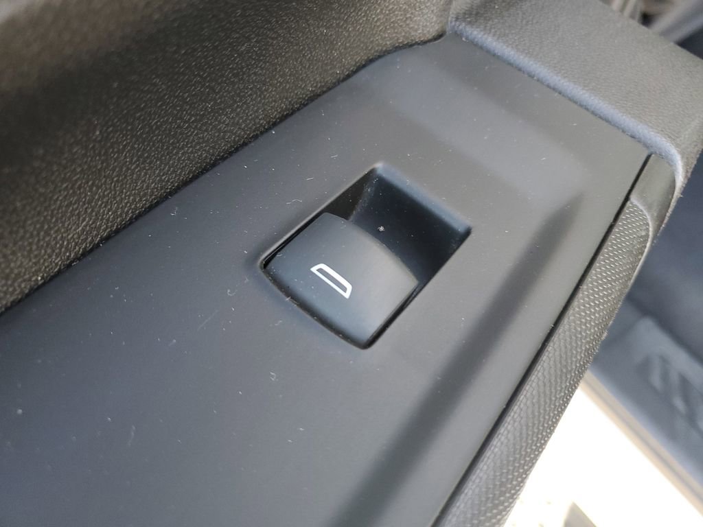 Used 2023 Chevrolet Silverado 2500 Custom w/ Custom Value Package image 16