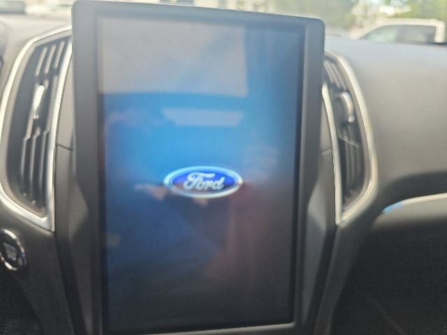 Used 2021 Ford Edge Titanium w/ Equipment Group 301A AWD/4WD image 14