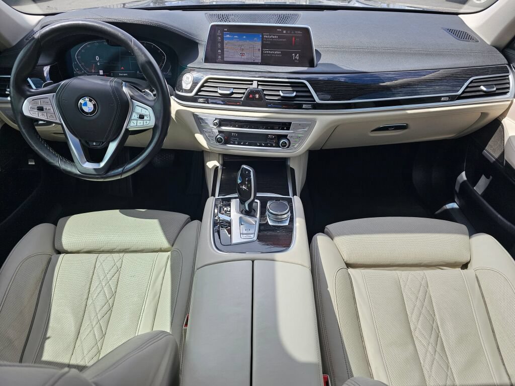 Used 2020 BMW 740i w/ Premium Package RWD image 20