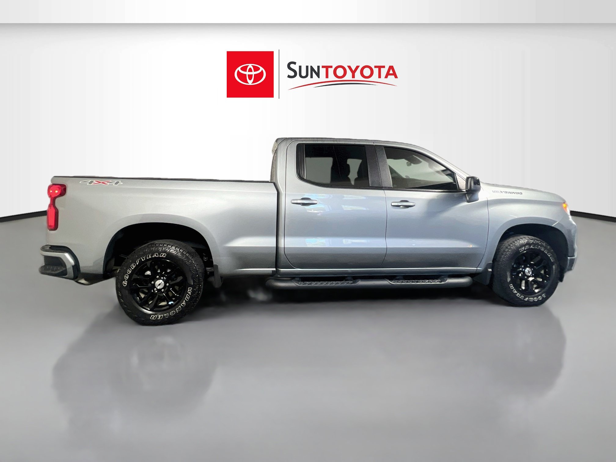 Used 2025 Chevrolet Silverado 1500 RST w/ Protection Package AWD/4WD image 2