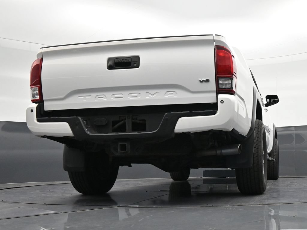 Used 2018 Toyota Tacoma TRD Off-Road w/ Technology Package AWD/4WD image 29