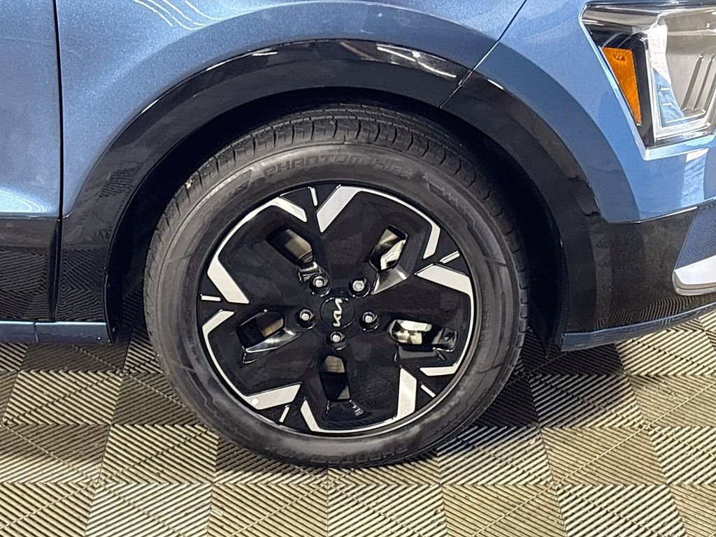 Certified 2023 Kia Niro Wind FWD image 24