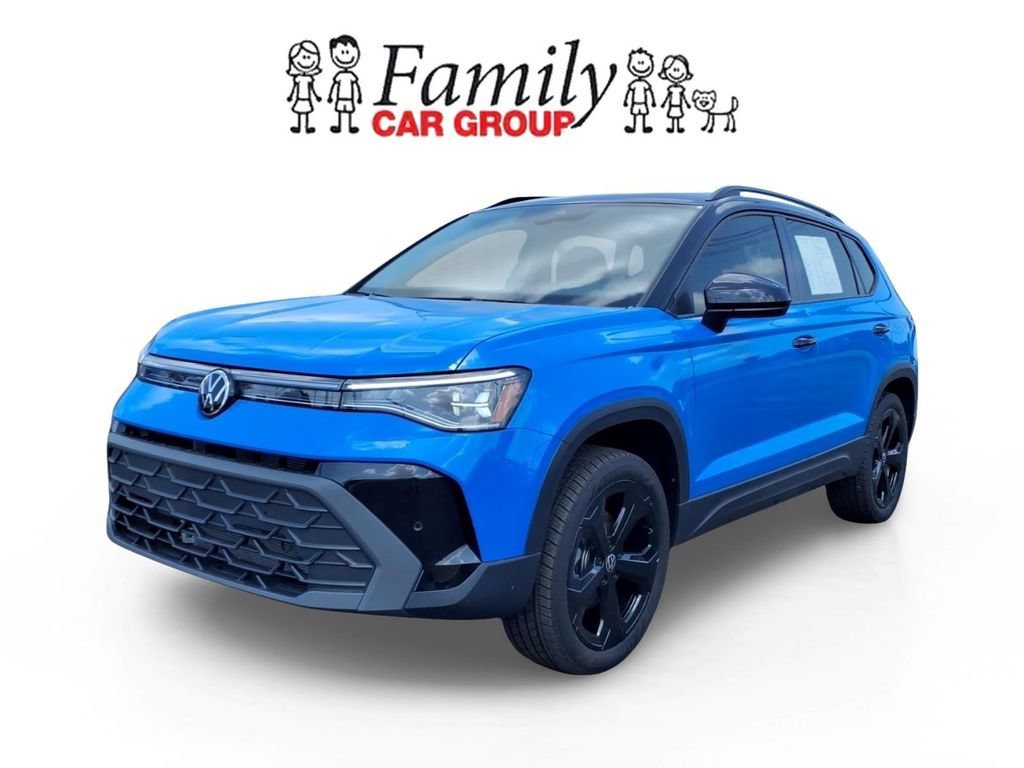 Certified 2025 Volkswagen Taos SE AWD/4WD image 1