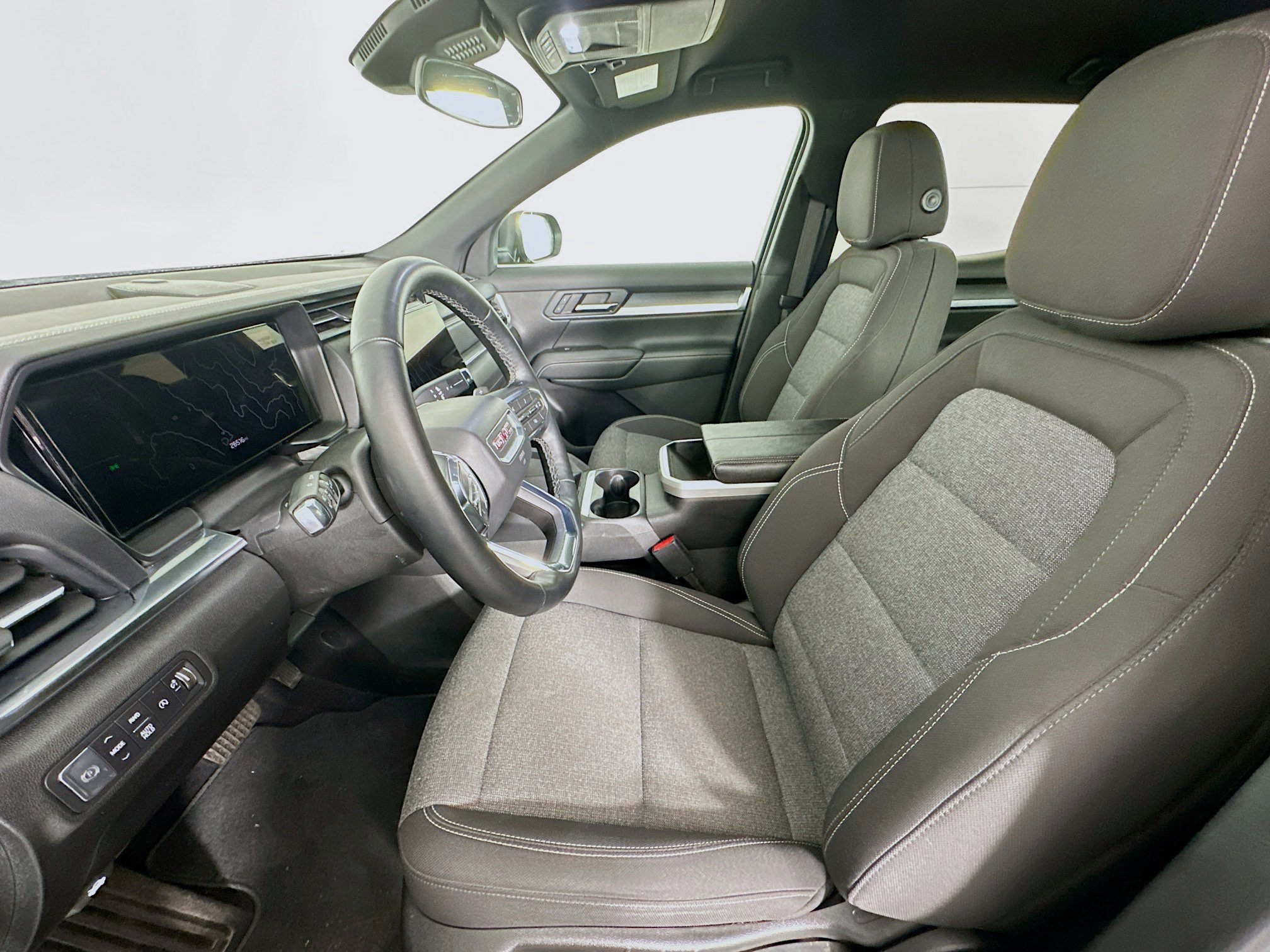 Used 2025 GMC Terrain Elevation image 13