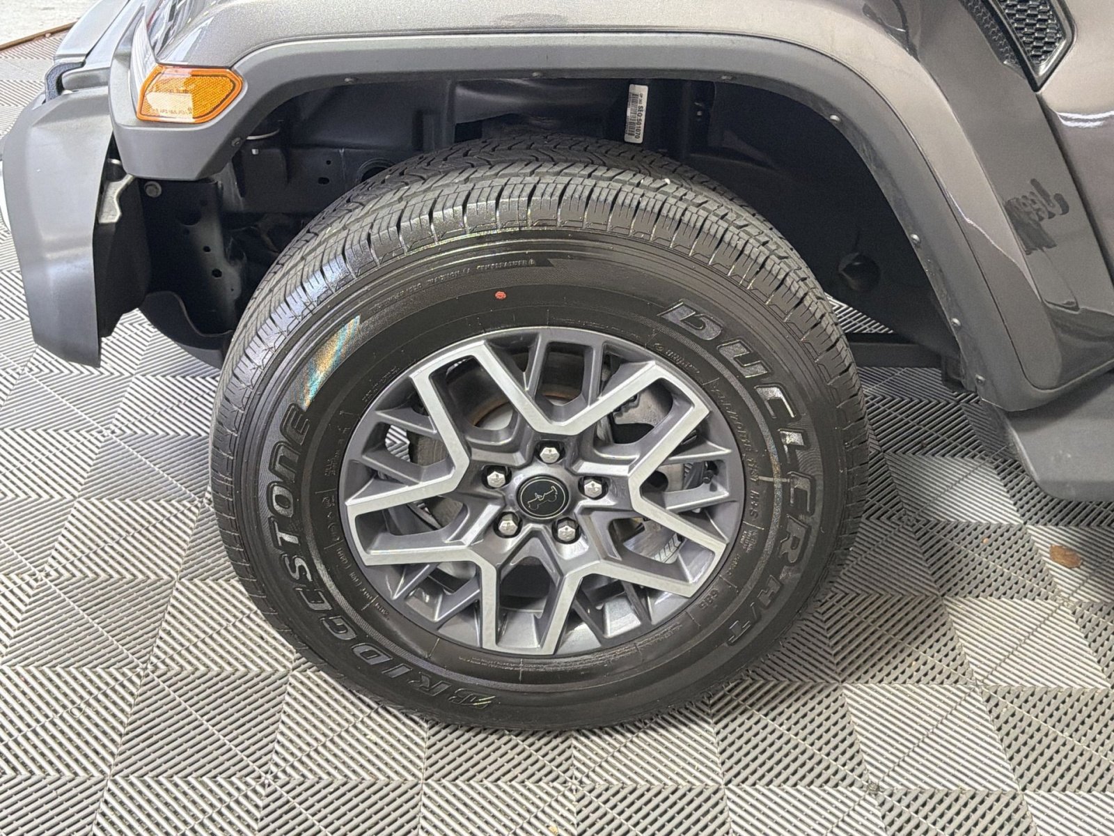 Used 2025 Jeep Wrangler Sahara image 12