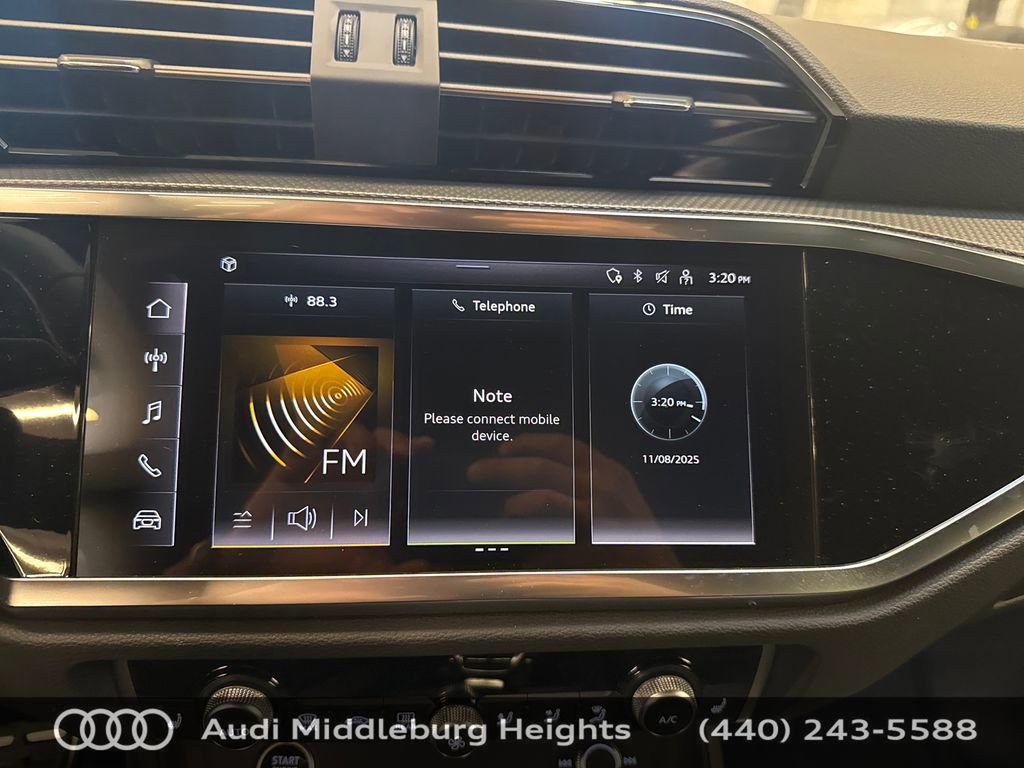 Used 2025 Audi Q3 2.0T Premium Plus w/ Premium Plus Package image 21