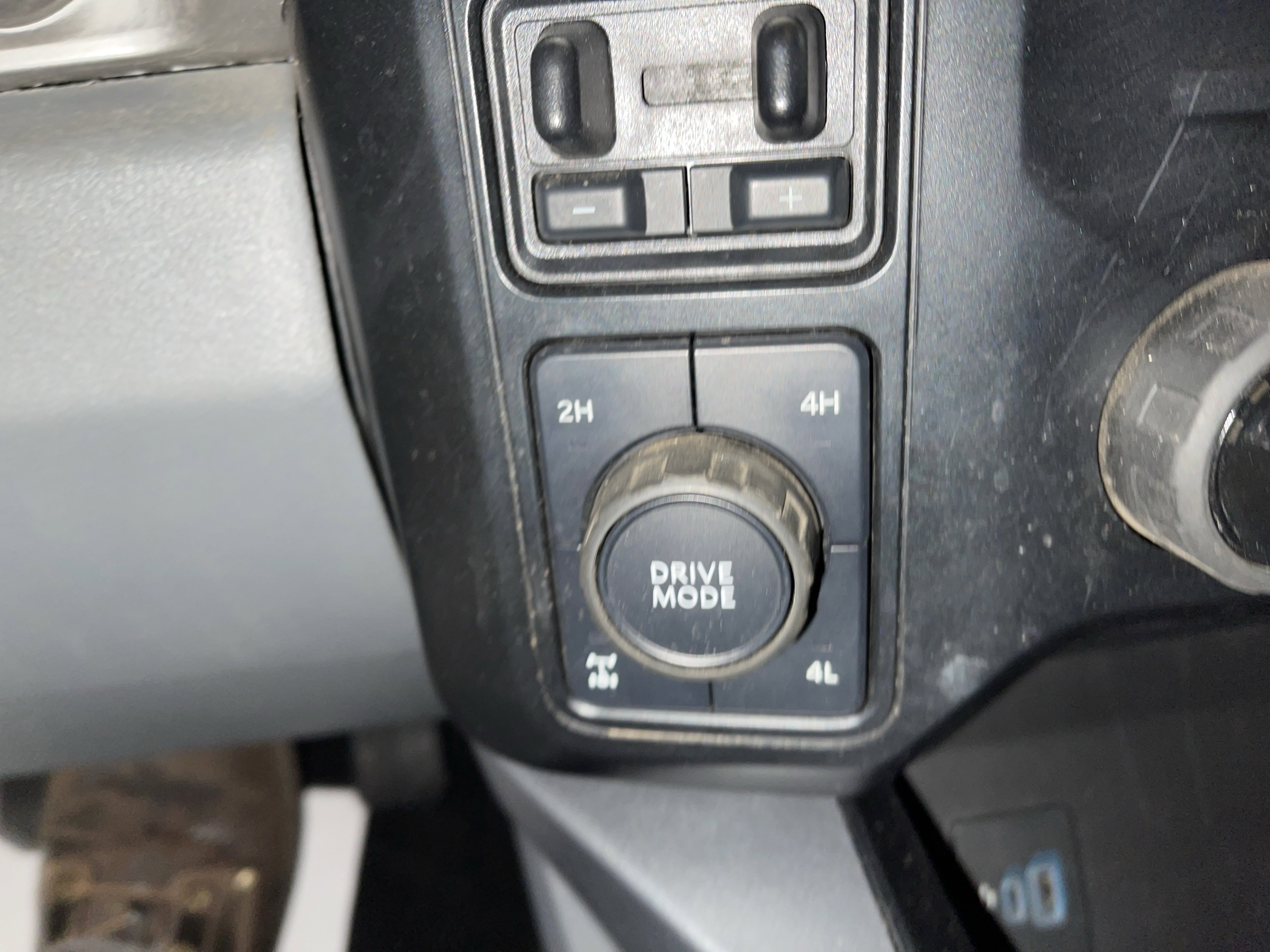 Used 2024 Ford F350 XLT w/ Camper Package image 28