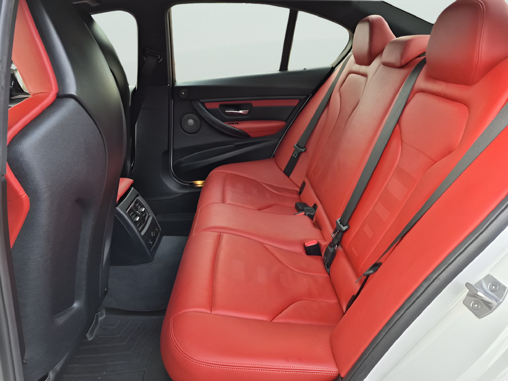 Used 2018 BMW M3 RWD image 31