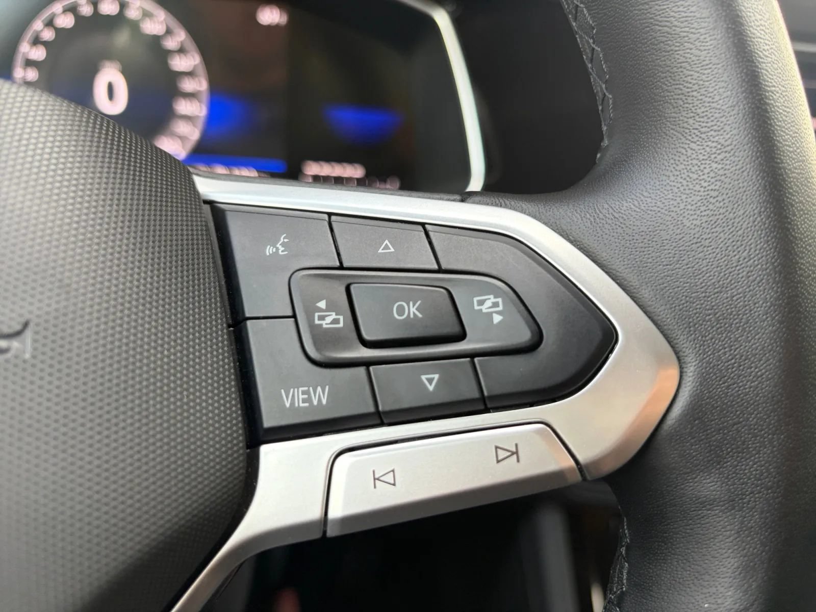 Used 2023 Volkswagen Jetta SE FWD image 31