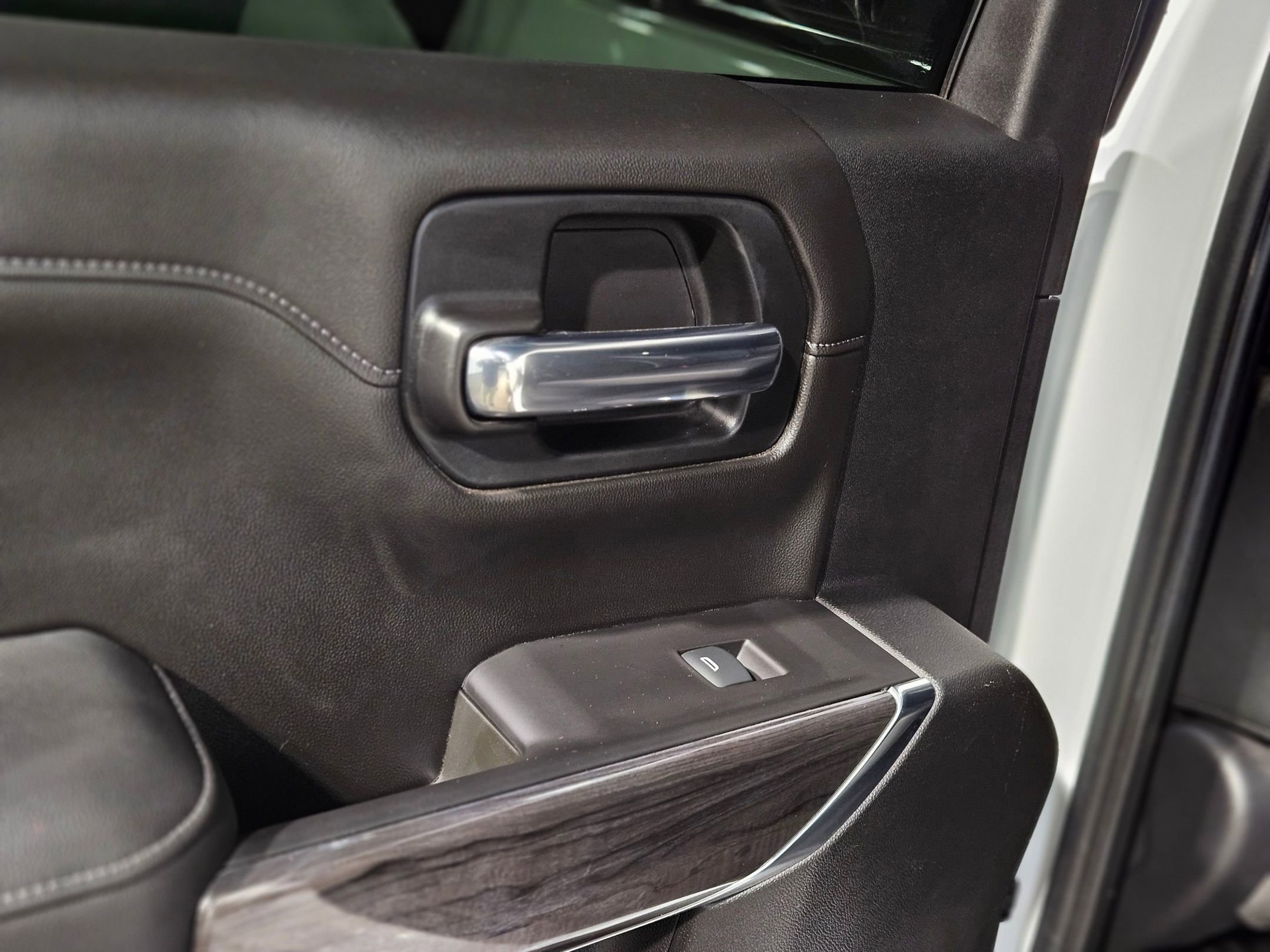 Used 2019 Chevrolet Silverado 1500 LTZ w/ LTZ Texas Edition image 35