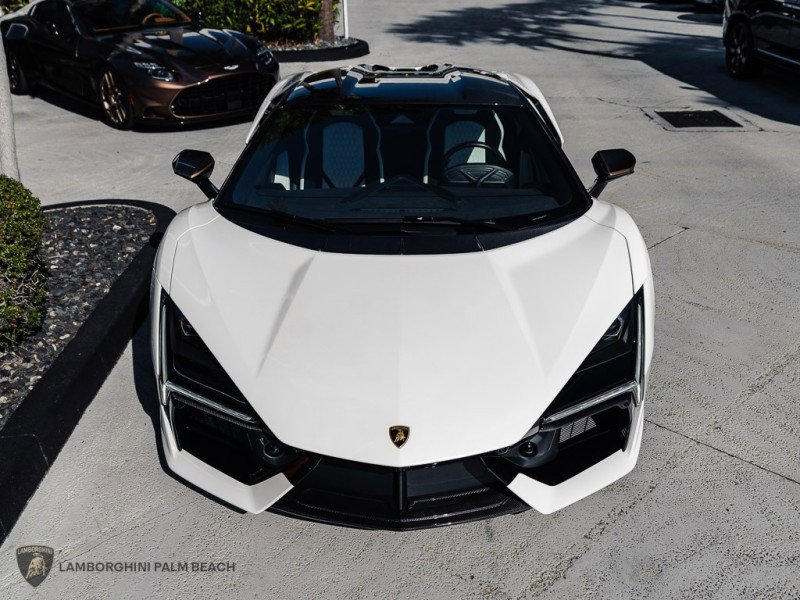 Used 2025 Lamborghini Revuelto image 9