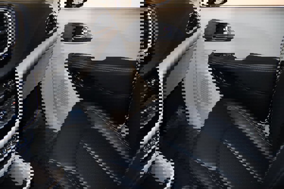 Used 2024 Chrysler Pacifica Touring-L image 49