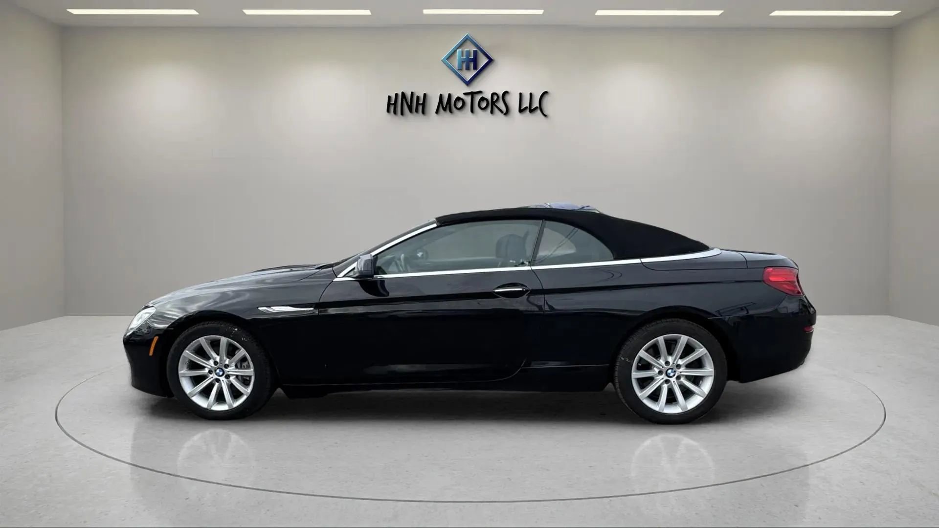 Used 2015 BMW 640i Convertible w/ Executive Package image 2