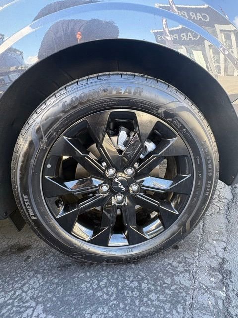 Certified 2024 Kia Carnival SX image 12