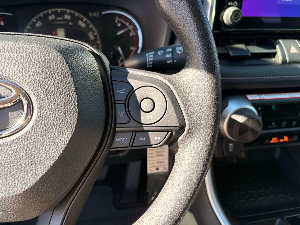 Used 2025 Toyota RAV4 LE image 21