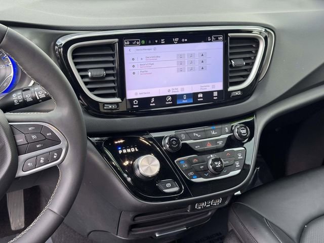 Used 2025 Chrysler Pacifica Select FWD image 20