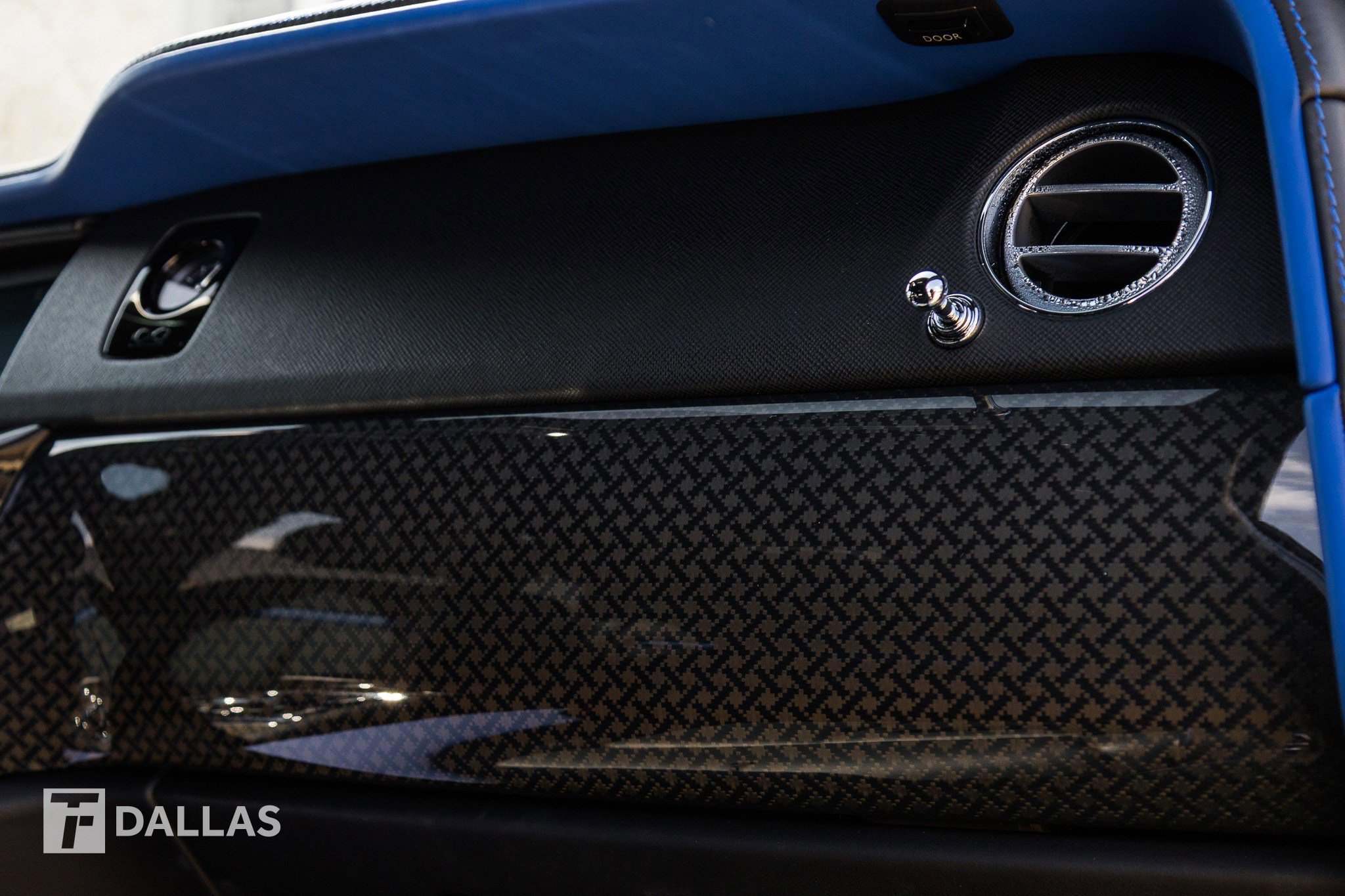 Used 2022 Rolls-Royce Cullinan Black Badge w/ Dark Exterior Package image 38