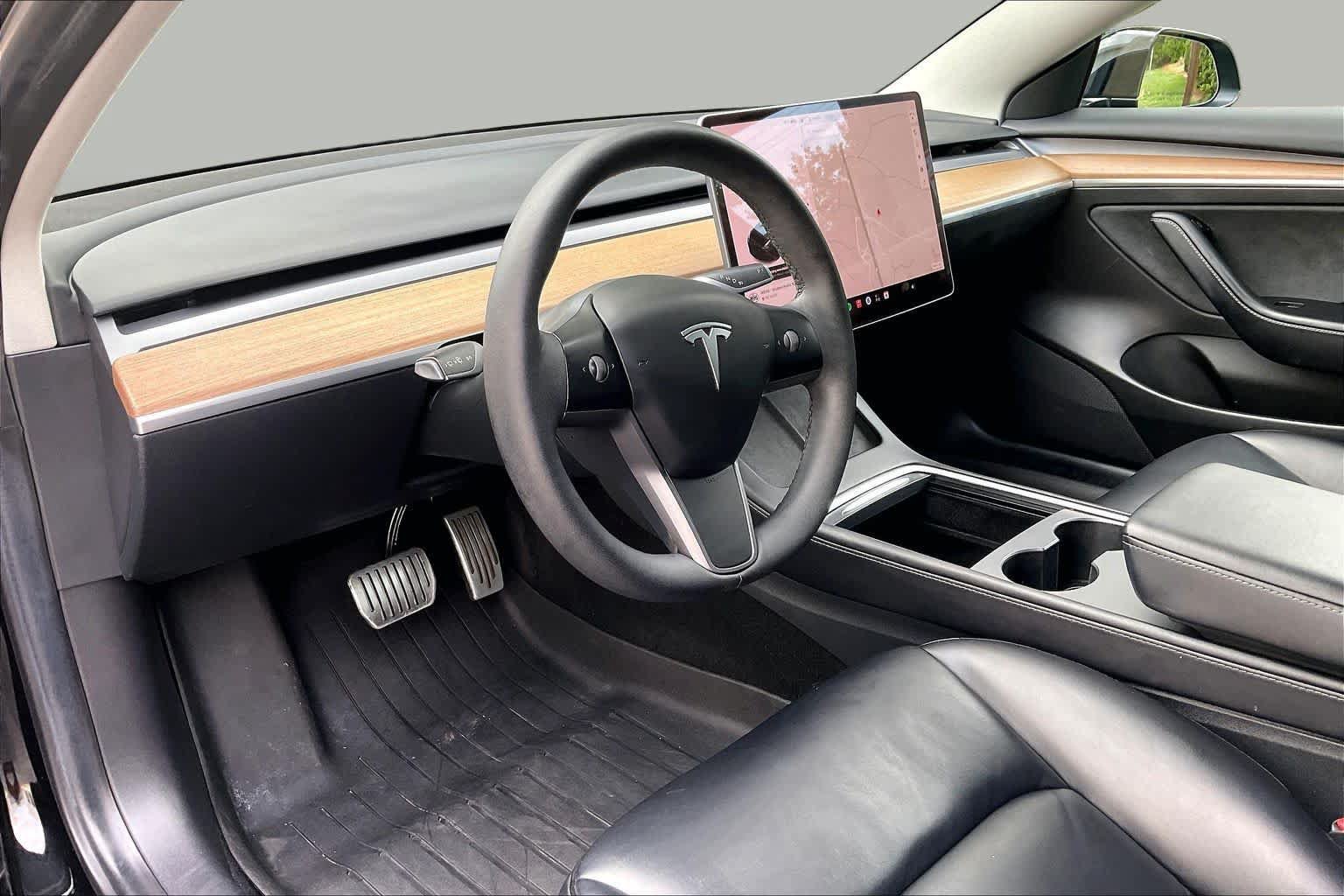 Used 2022 Tesla Model 3 Standard Range RWD image 15