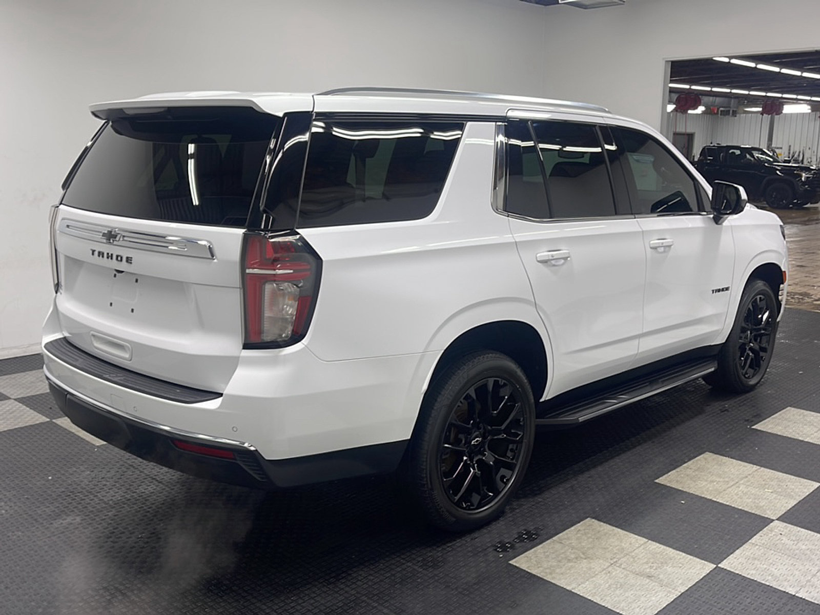 Used 2021 Chevrolet Tahoe LT AWD/4WD image 18